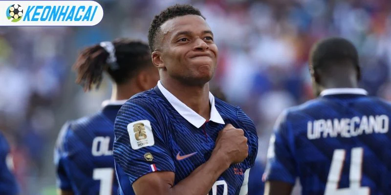 Mbappe thi đấu bùng nổ nhưng vẫn không thể cứu vãn